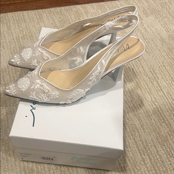 Betsey Johnson Nikki Pumps - Picture 4 of 4